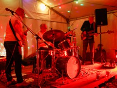 Musik spielt bis 24 Uhr