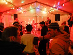 mit Platz zum Tanzen