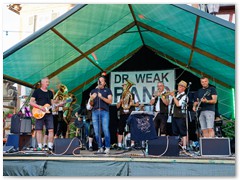 Gemeinsames Lied der Urlesbacher und Dr. Weak Band