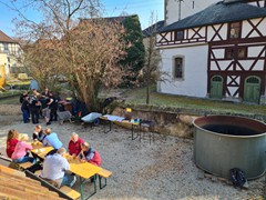 vor dem Brauhaus